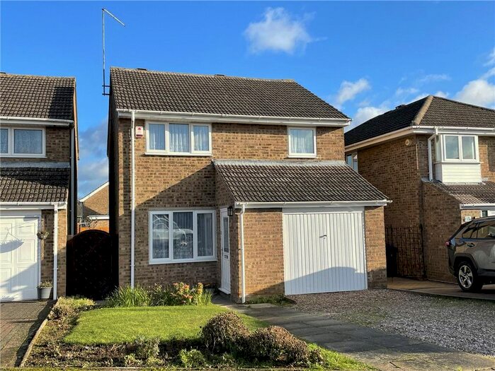 3 Bedroom Detached House For Sale In Trimley Close, Northampton, NN3