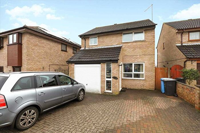 3 Bedroom Detached House To Rent In St Johns Road, Kettering, NN15