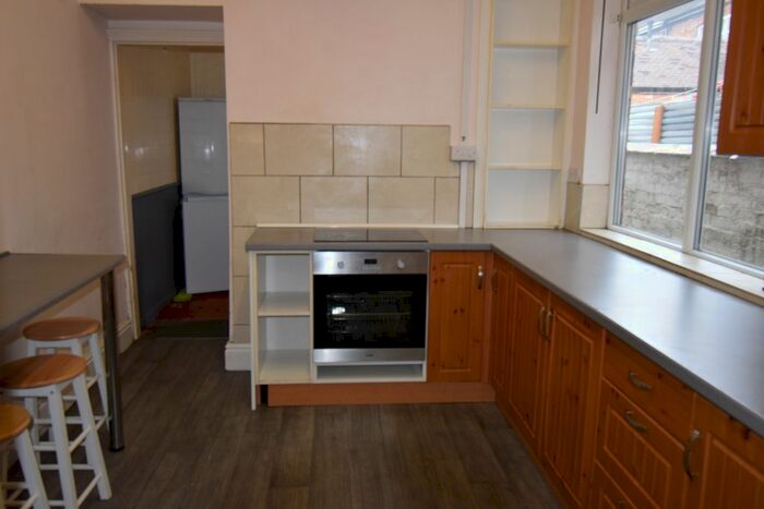 5 Bedroom Terraced House To Rent In Boughey Road, Shelton, ST4