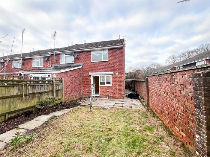 2 Bedroom End Of Terrace House To Rent In Weavers Close, Burgess Hill, RH15