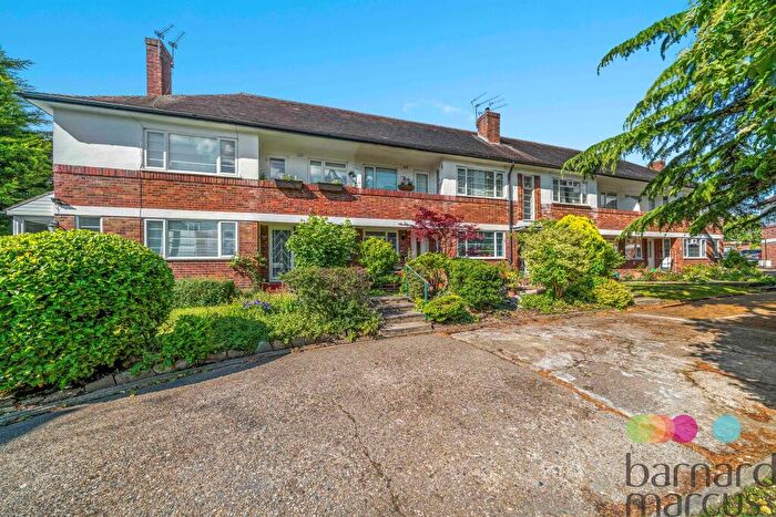 2 Bedroom Flat For Sale In Nether Street, London, N12