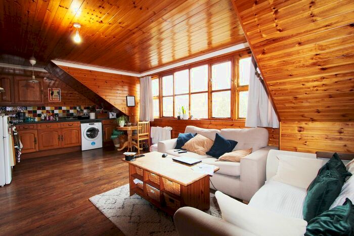 1 Bedroom Flat To Rent In Northfield Road, London, N16