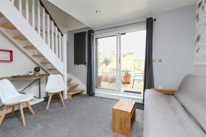 Studio To Rent In Clapham Common North Side, London, SW4