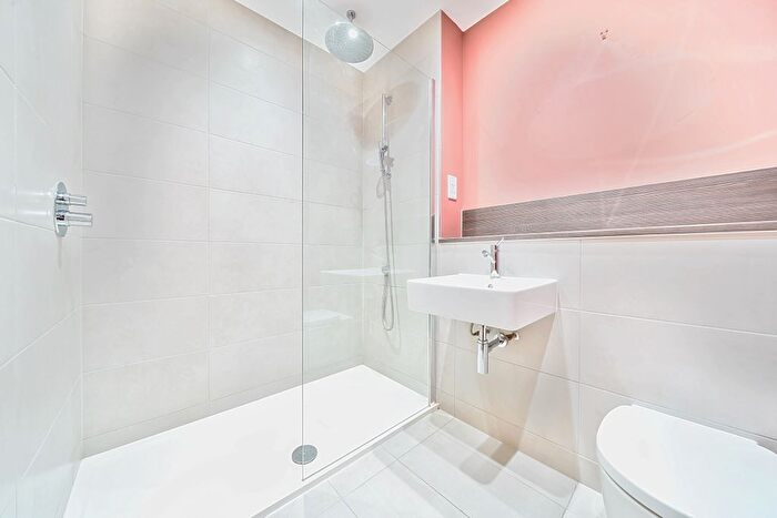 2 Bedroom Flat To Rent In Corio House, Bermondsey, SE1