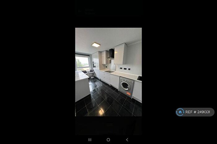 2 Bedroom Flat To Rent In Valiant House, London, SE7