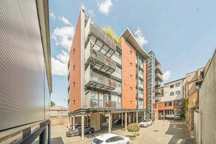 2 Bedroom Flat To Rent In Kilburn High Road, Kilburn, NW6