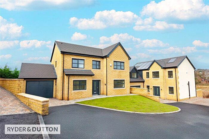 4 Bedroom Detached House For Sale In Knowls Lane, Oldham, OL4