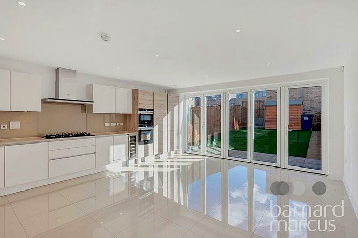 4 Bedroom House To Rent In Chandos Avenue, London, N20