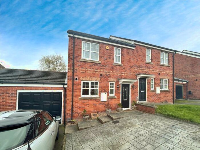 3 Bedroom Semi-Detached House To Rent In Stonefont Grove, Grimethorpe, Barnsley, South Yorkshire, S72