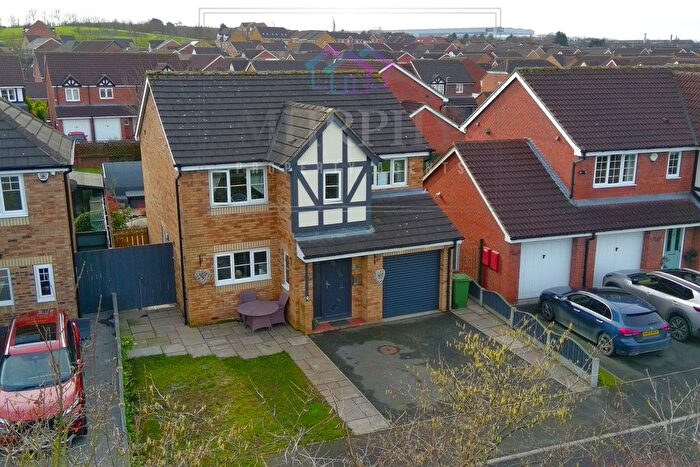 4 Bedroom Detached House For Sale In Carr Beck View, Whitwood, Castleford, West Yorkshire, WF10
