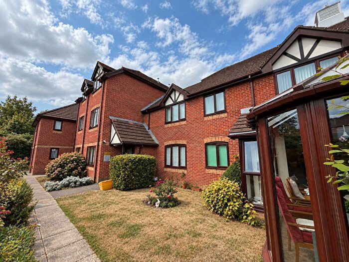 1 Bedroom Property For Sale In Elizabeth Court, Eastleigh, SO50