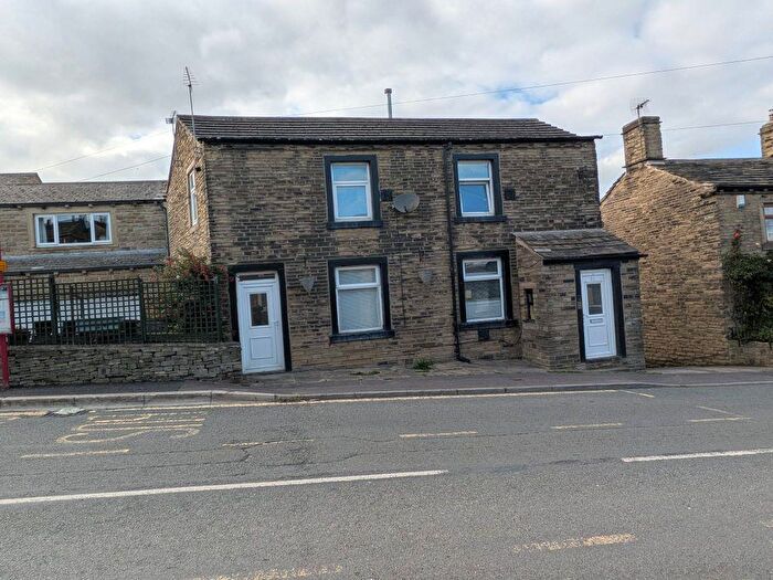 4 Bedroom Detached House For Sale In New Hey Road, Brighouse, HD6