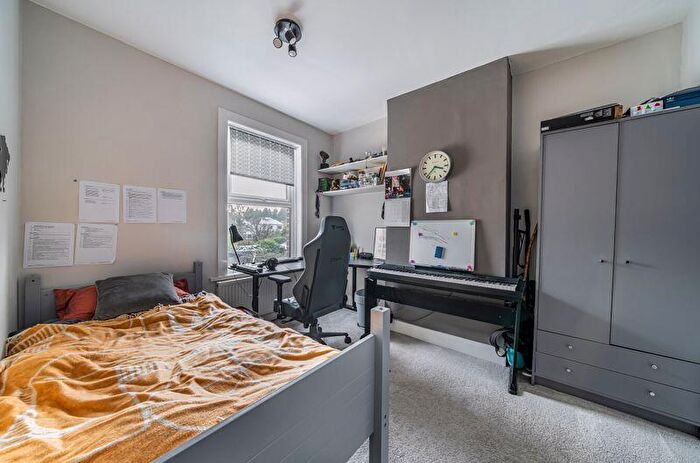 3 Bedroom End Of Terrace House For Sale In Park Road, Caterham On The Hill, CR3