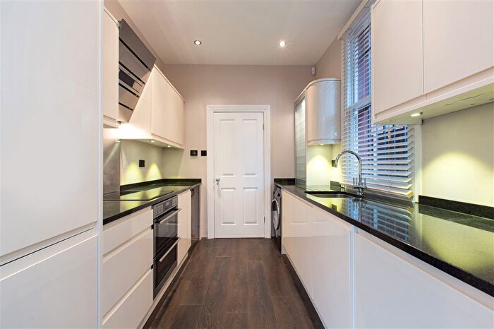 1 Bedroom Flat To Rent In Circus Road, St Johns Wood, London, NW8