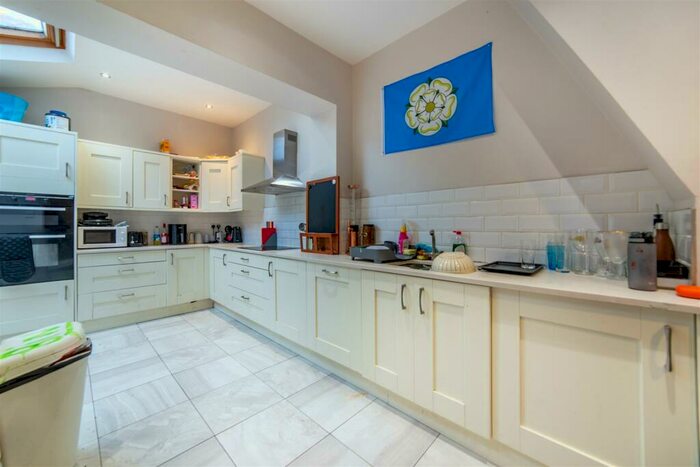 6 Bedroom Terraced House To Rent In £ Pppw - Devonshire Place, Newcastle Upon Tyne, NE2