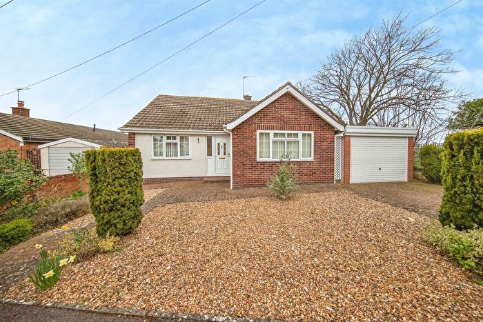 3 Bedroom Detached Bungalow For Sale In Ashmere Rise, Sudbury, CO10