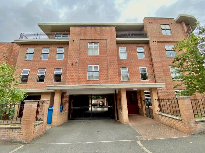 2 Bedroom Flat To Rent In Central Road, West Didsbury, Manchester, M20