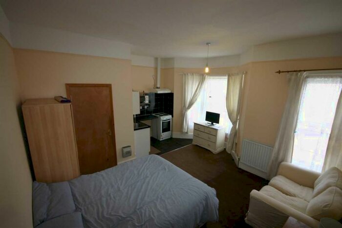 Studio To Rent In ), Southampton, SO15
