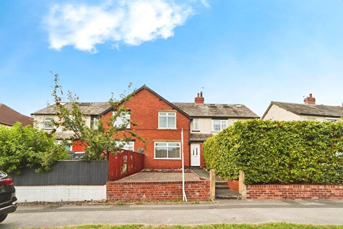 3 Bedroom Terraced House For Sale In Broadway, Horsforth, Leeds, LS18