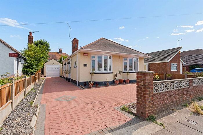3 Bedroom Detached Bungalow For Sale In Sandown Drive, Herne Bay, CT6