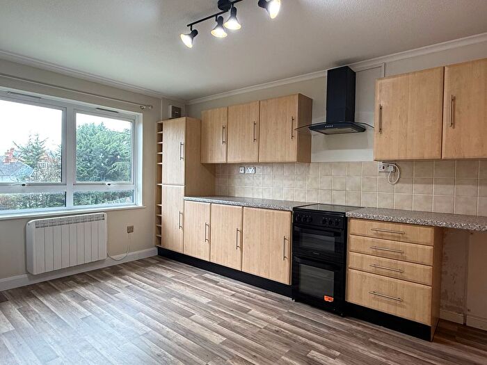 2 Bedroom Flat To Rent In Compass Rise, Taunton, TA1