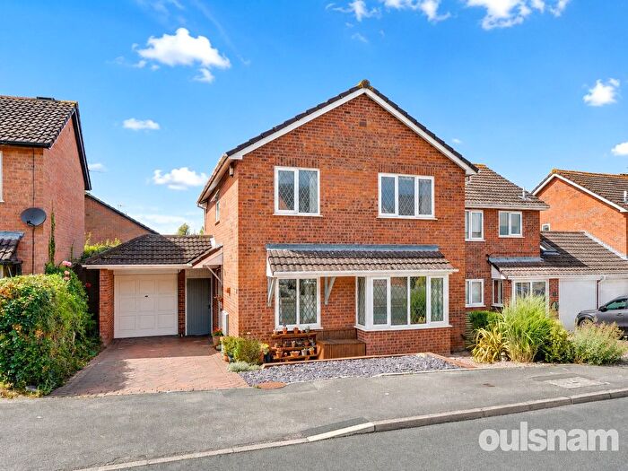 4 Bedroom Detached House For Sale In Barns Croft Way, Droitwich, Worcestershire, WR9