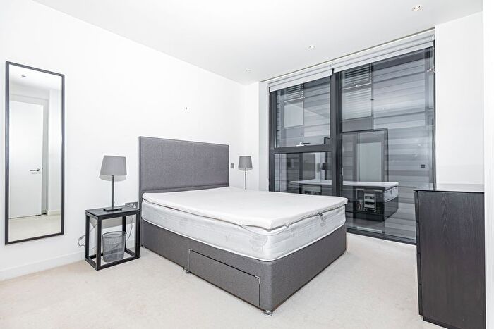 1 Bedroom Flat To Rent In , Simpson Loan, Edinburgh, EH3