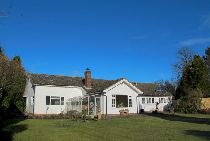 4 Bedroom Detached Bungalow To Rent In Bishopstone, Aylesbury, HP17