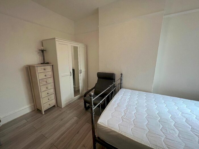 Studio To Rent In Finchley Road, London, NW3