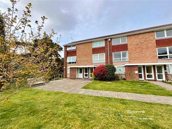 2 Bedroom Maisonette To Rent In Montagu Road, Highcliffe, Christchurch, Dorset, BH23