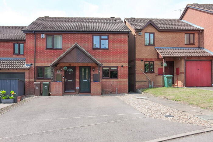 2 Bedroom End Of Terrace House For Sale In Parklands, Banbury, OX16