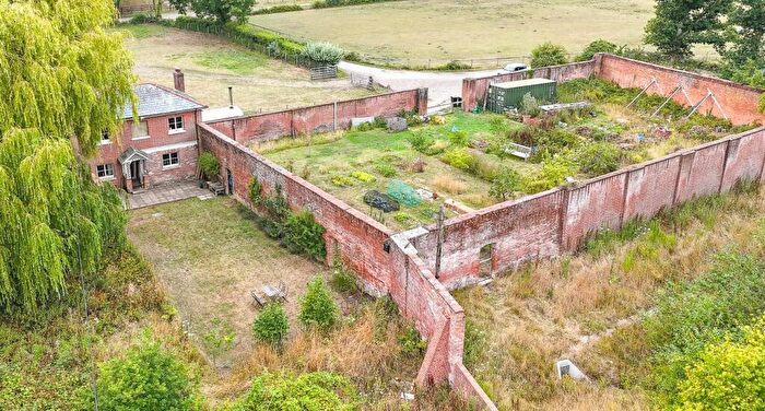 3 Bedroom Cottage For Sale In Marchwood Park, Marchwood, Southampton, SO40