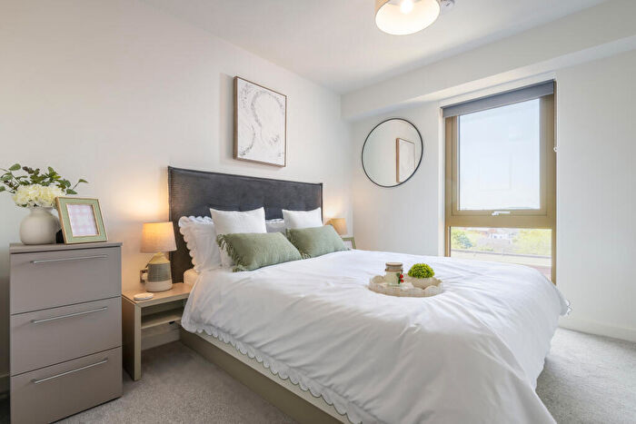 2 Bedroom Apartment To Rent In Weldale Street, Reading, Berkshire, RG1