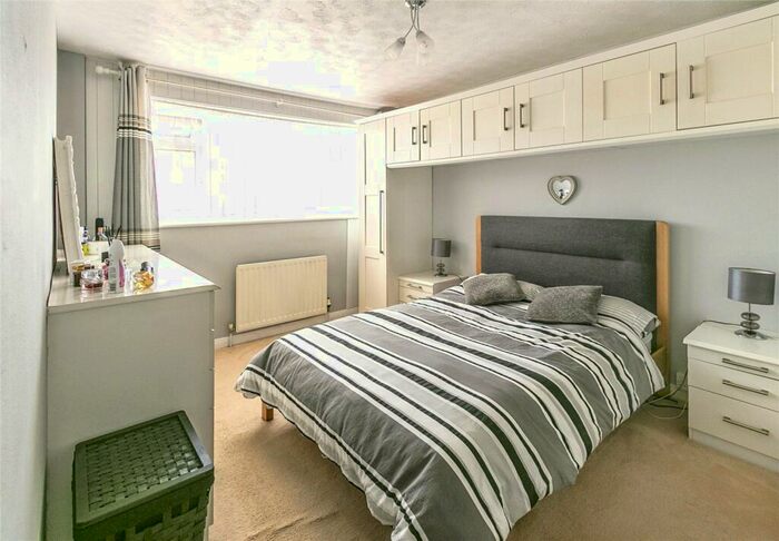 3 Bedroom End Of Terrace House For Sale In Carisbrooke Crescent, Poole, BH15
