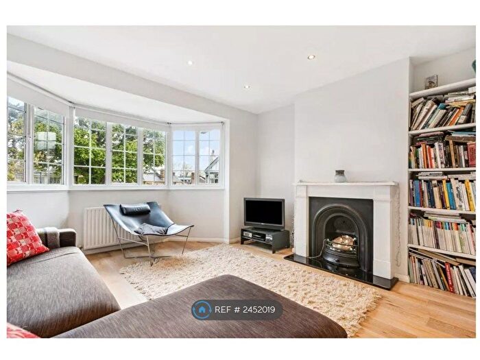 3 Bedroom Maisonette To Rent In Telford Avenue, London, SW2