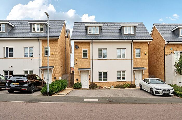 4 Bedroom Semi-Detached House For Sale In Harris Close, Orpington, BR5