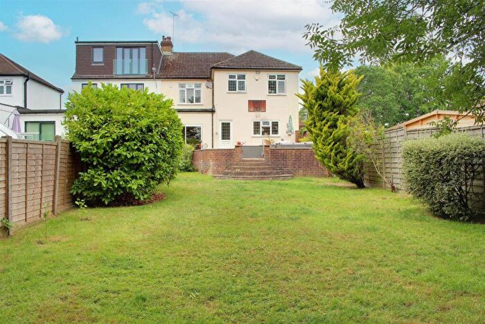 4 Bedroom Semi-Detached House For Sale In Dugdale Hill Lane, Potters Bar, EN6