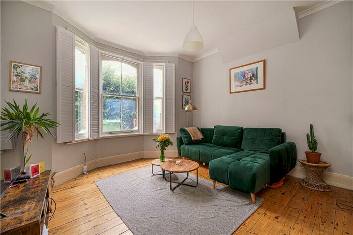 1 Bedroom Apartment To Rent In Hansler Road, East Dulwich, London, SE22