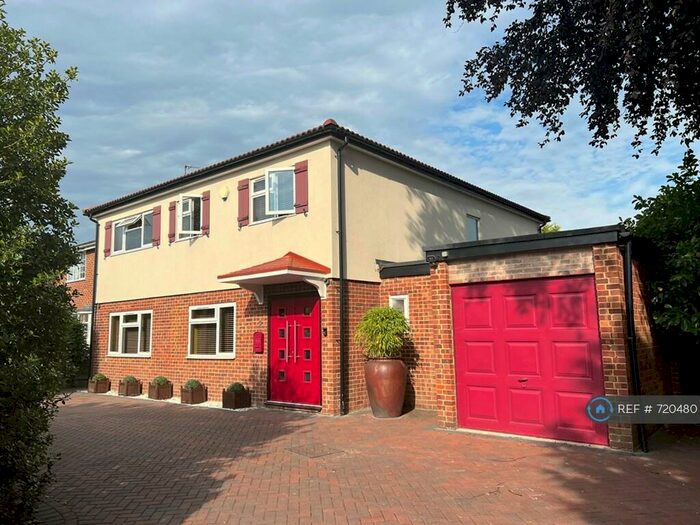 5 Bedroom Detached House To Rent In Gravel Road Bromley, London, BR2