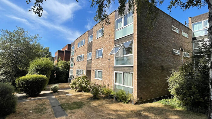 2 Bedroom Flat To Rent In Manor Road, Barnet, EN5
