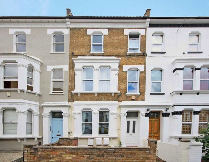 3 Bedroom Flat To Rent In Frithville Gardens, London, W12