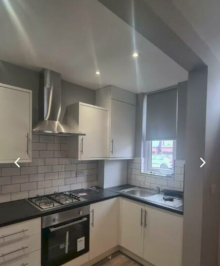 3 Bedroom Terraced House To Rent In Woodview Road, Leeds, West Yorkshire, LS11