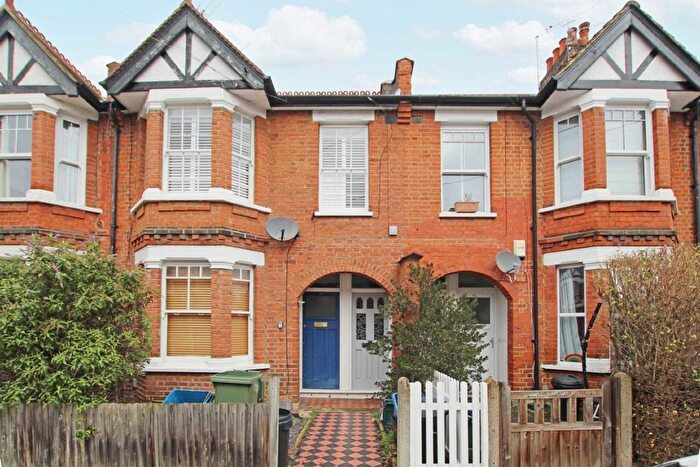 2 Bedroom Flat To Rent In Godstone Road, St Margarets, Twickenham, TW1