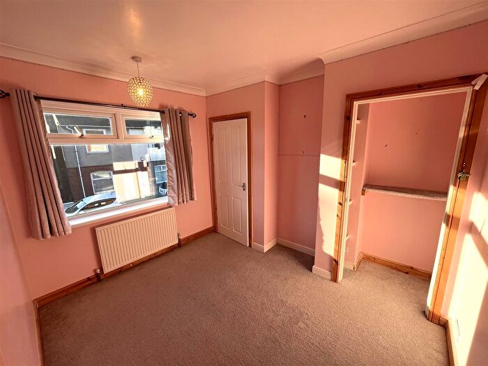 3 Bedroom End Of Terrace House For Sale In Cobden Street, Wolstanton, Newcastle, ST5