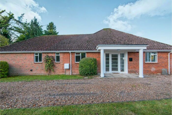 4 Bedroom Detached House To Rent In Mortimer Close, Kings Worthy, Winchester, SO23