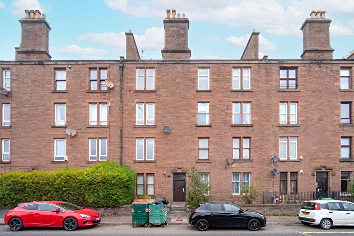 2 Bedroom Flat To Rent In Clepington Road, Dundee, DD3