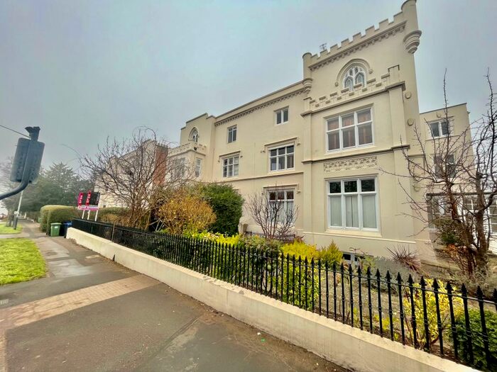 2 Bedroom Apartment To Rent In Tuscany House, Leamington Spa, CV32