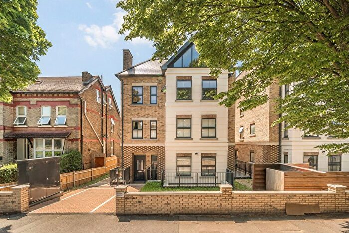 1 Bedroom Flat For Sale In Somerset Road, West Ealing, W13