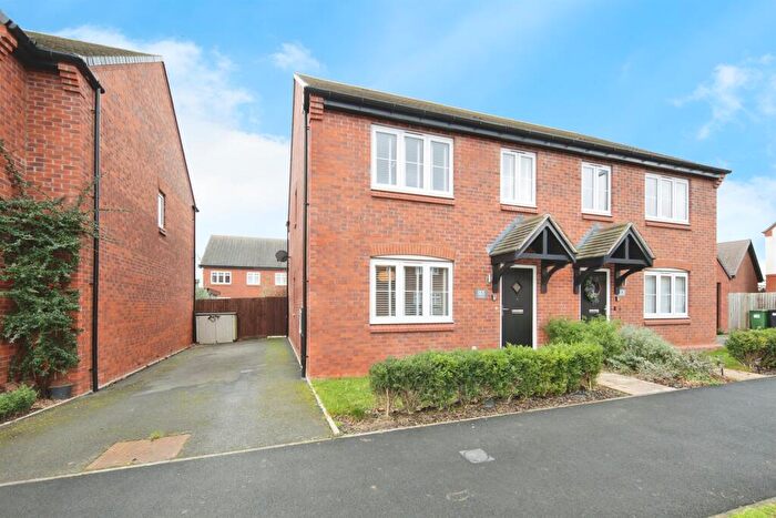 3 Bedroom Semi Detached House For Sale In Wilkshire Road, Kenilworth, CV8