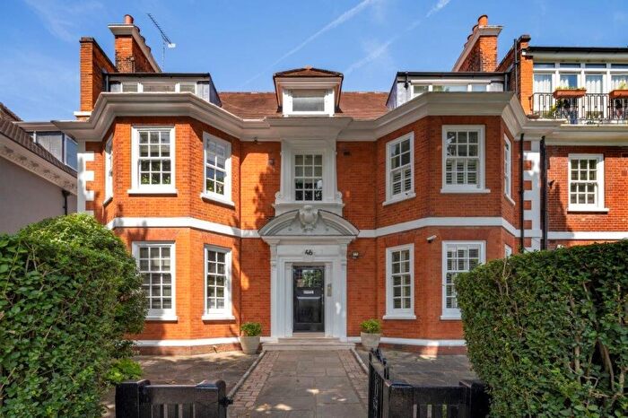 2 Bedroom Flat For Sale In Elsworthy Road, London, NW3